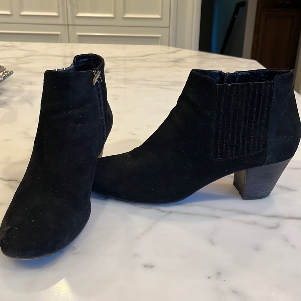 Women’s black suede aquatalia boots